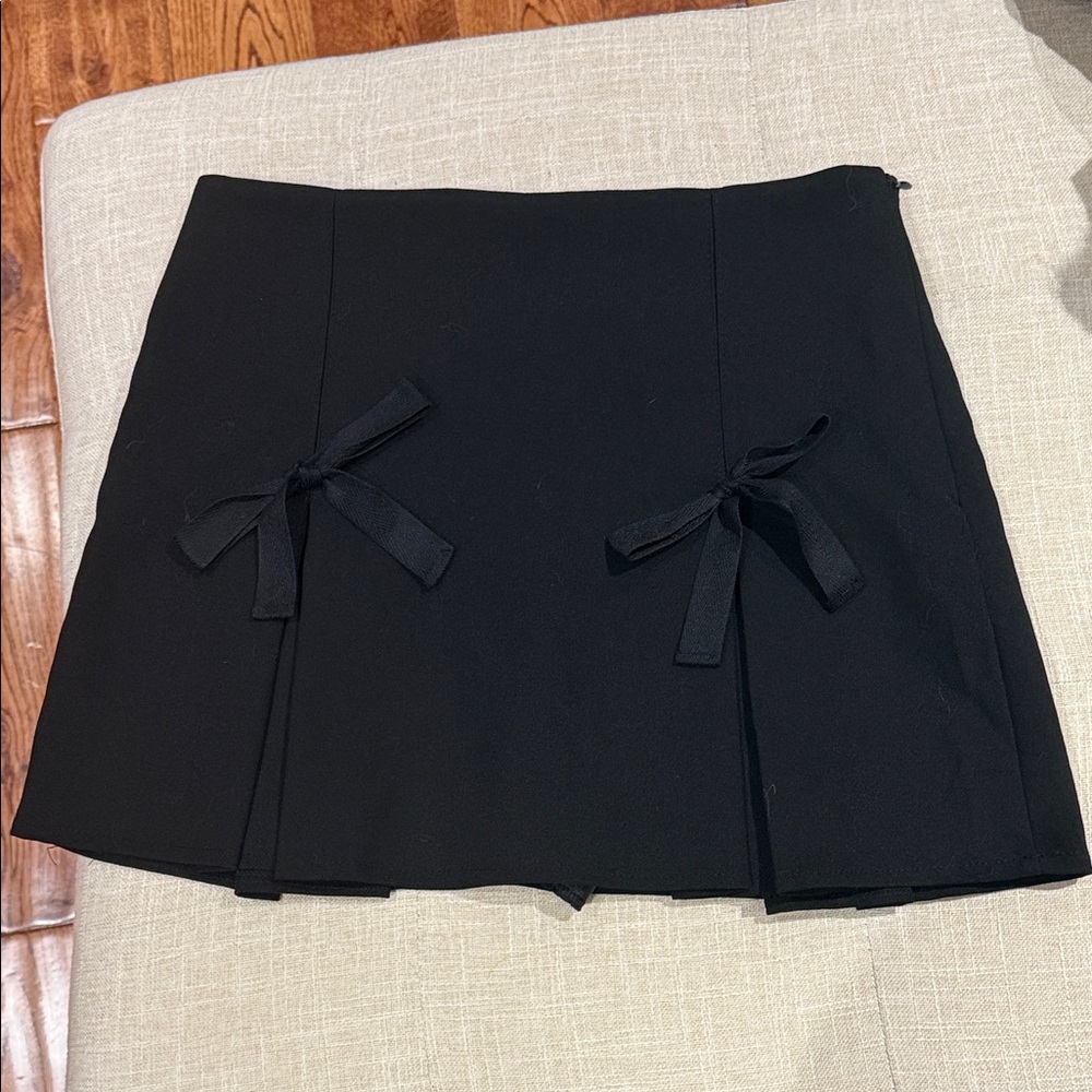 OAK + FORT Black Mini Skirt with Bow Details